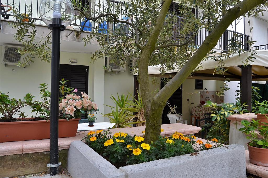 Il Girasole Formia Guesthouse Rooms 外观 照片